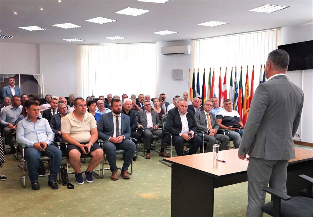 Noi fonduri pentru proiecte de investiții în județ. O comună buzoiană primește zeci de milioane pentru amenajarea unei rețele de gaze