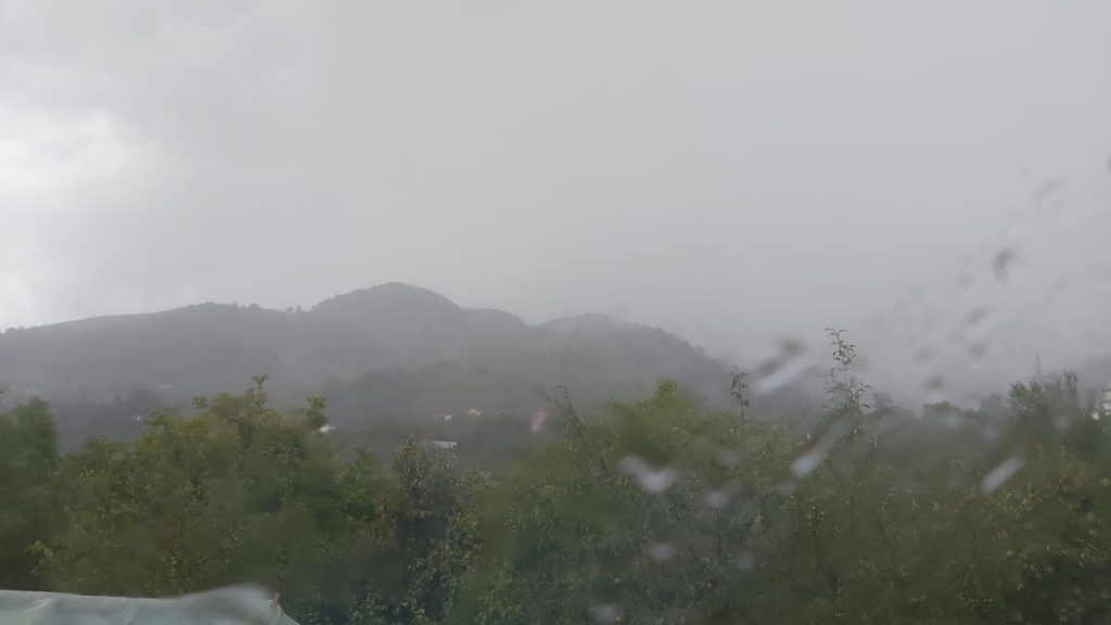(FOTO&VIDEO) Potop în nordul județului! Cod portocaliu de ploi și grindină