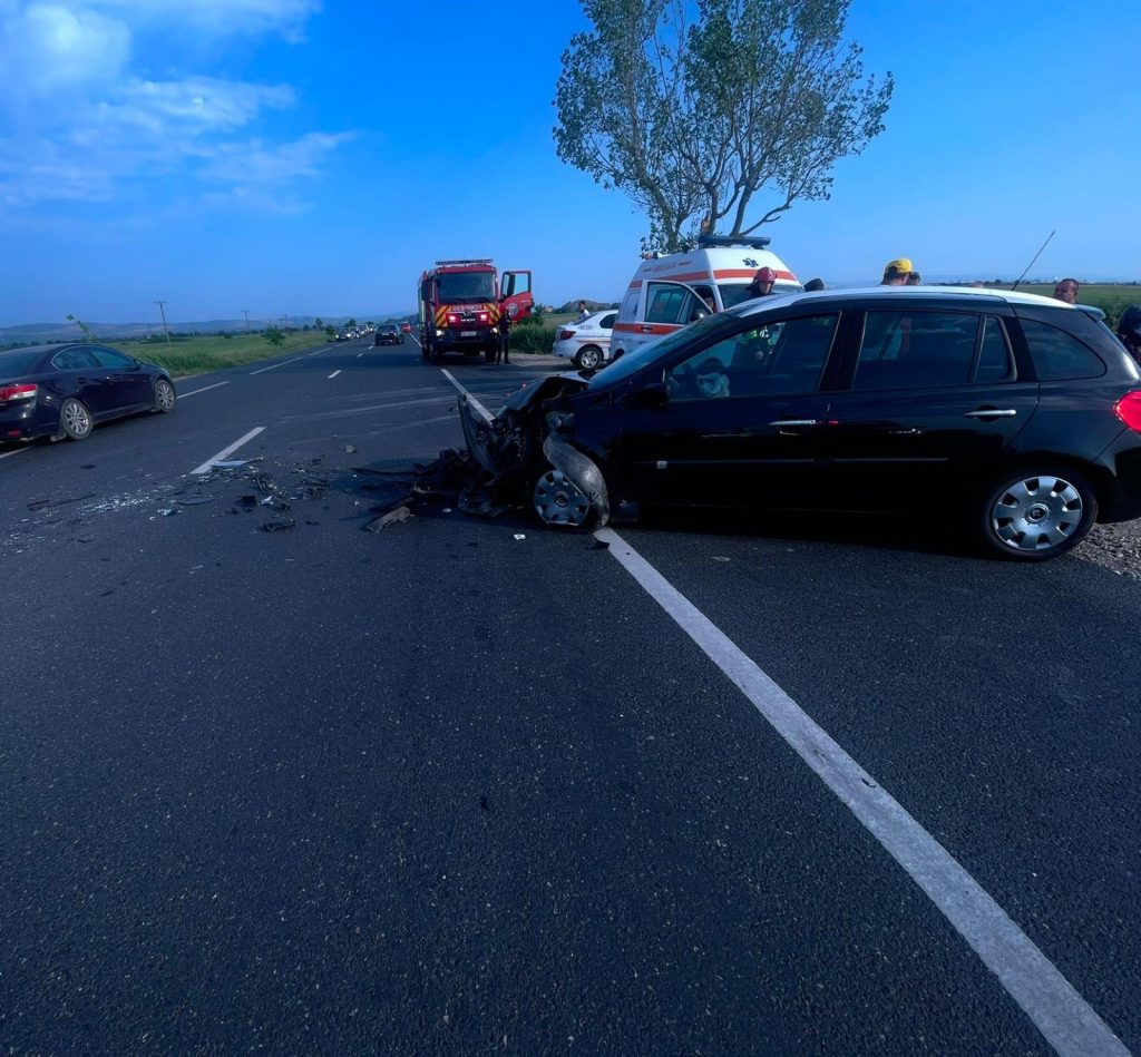 (FOTO&VIDEO) Accident pe E85, în zona Hanul lui Țintă. O femeie a fost transportată la spital