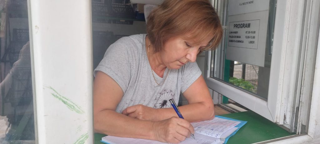 (Video) Liste de așteptare pentru sucul de roșii de la Stațiunea de Cercetare! Un litru costă doar 4 lei