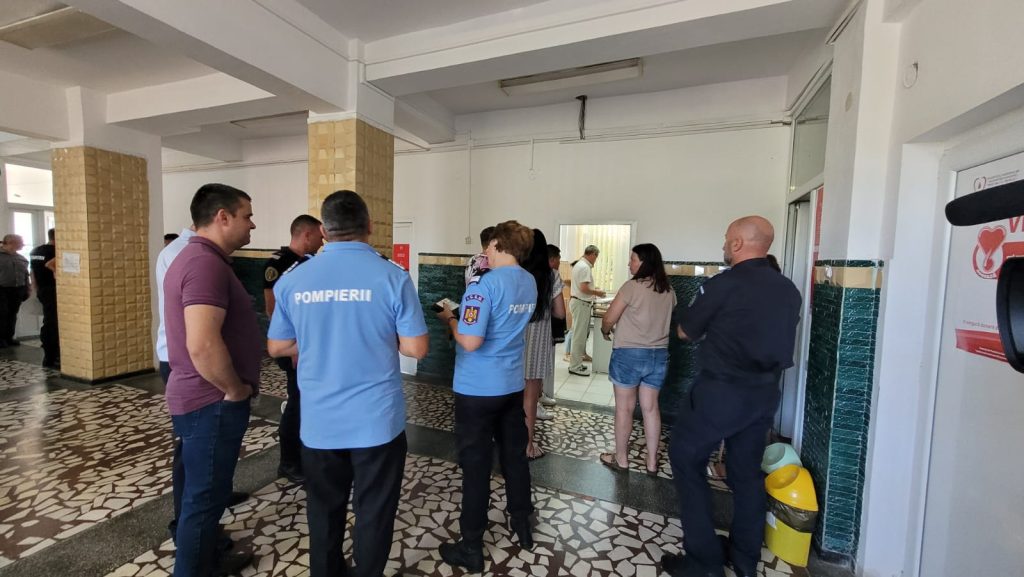 (VIDEO) Mobilizare impresionantă pentru răniții de la Crevedia. Sute de buzoieni au donat sânge