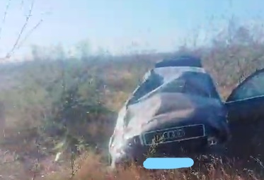 (VIDEO) Mașină răsturnată pe Centură, două persoane rănite