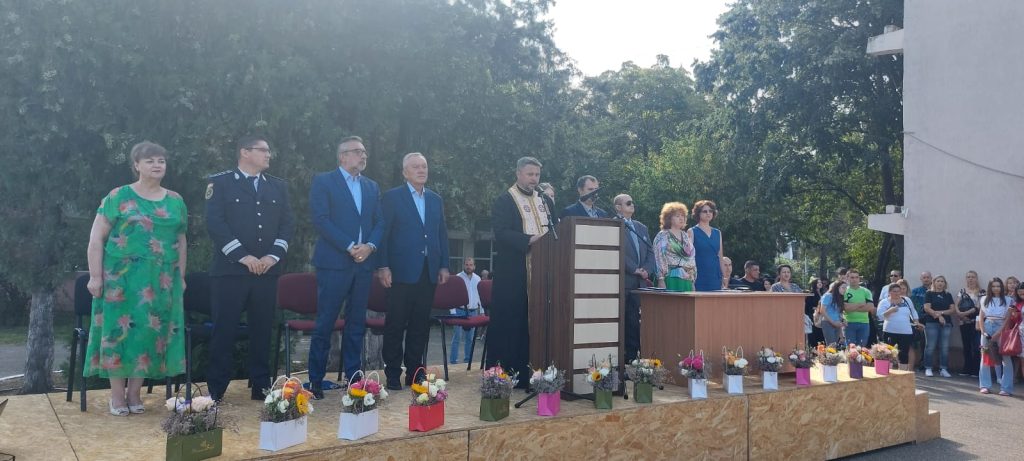 Dezamăgiți că încep cursurile tot în ”școala de împrumut”, eminescienii au primit de la primarul Toma scuze și o nouă promisiune