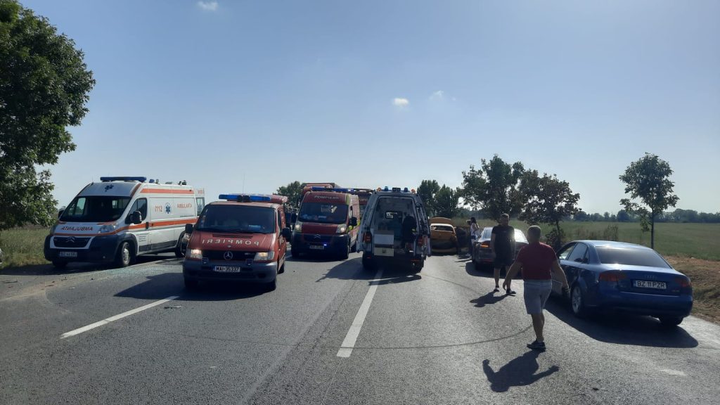 Accident pe DN2. Trei mașini implicate