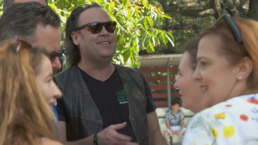 (FOTO) A treia ediție a târgului Slow Food l-a adus pe Charlie Ottley la Buzău. Realizatorul tv a fost fascinat de preparatele locale