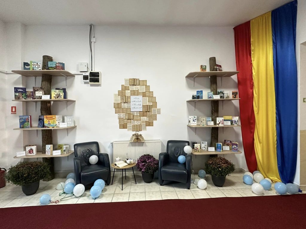 (FOTO) Ceainăria literară, locul special amenajat pentru ca elevii din Cilibia să răsfoiască o carte, în liniște. Cum sunt atrași copiii spre lectură