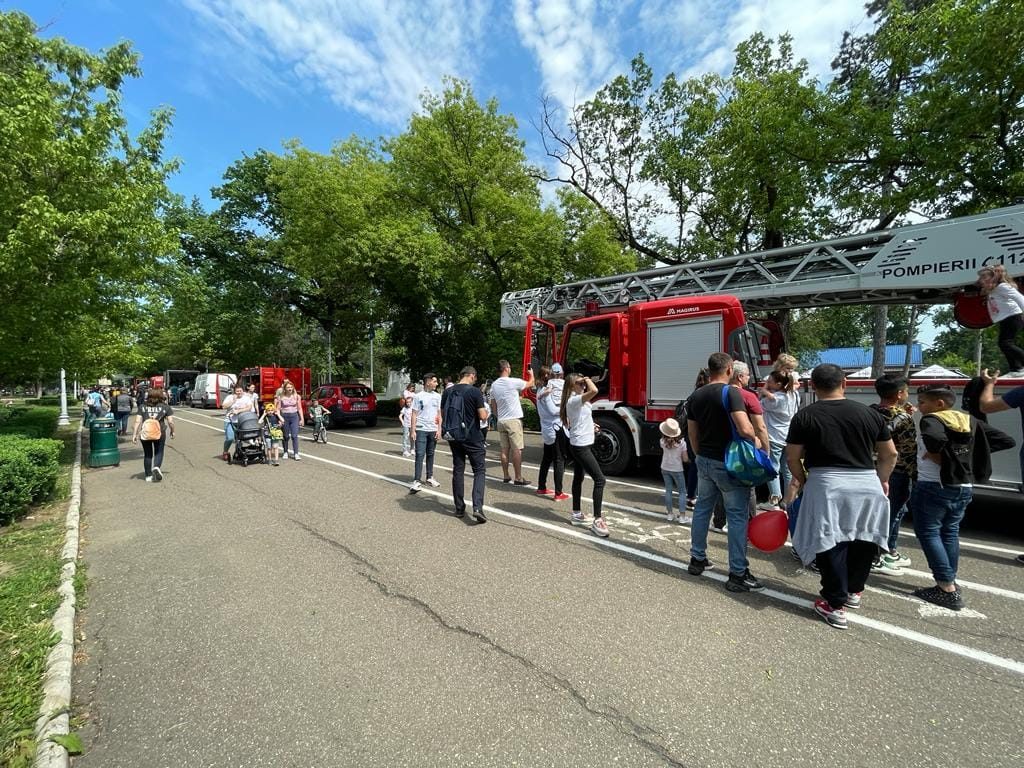 Sărbătoare la ISU Buzău. Ce surprize le-au pregătit salvatorii buzoienilor, zilele acestea