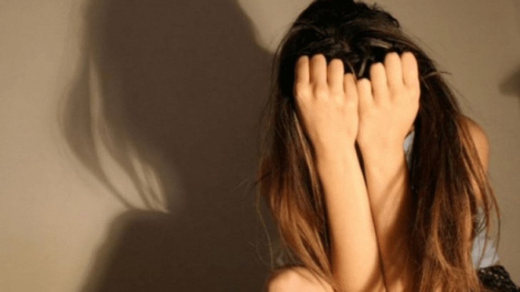 Tânără răpită din propria casă. Polițiștii au fost chemați de urgență