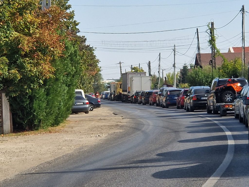 (FOTO) Accident la Vernești. Patru autoturisme sunt avariate