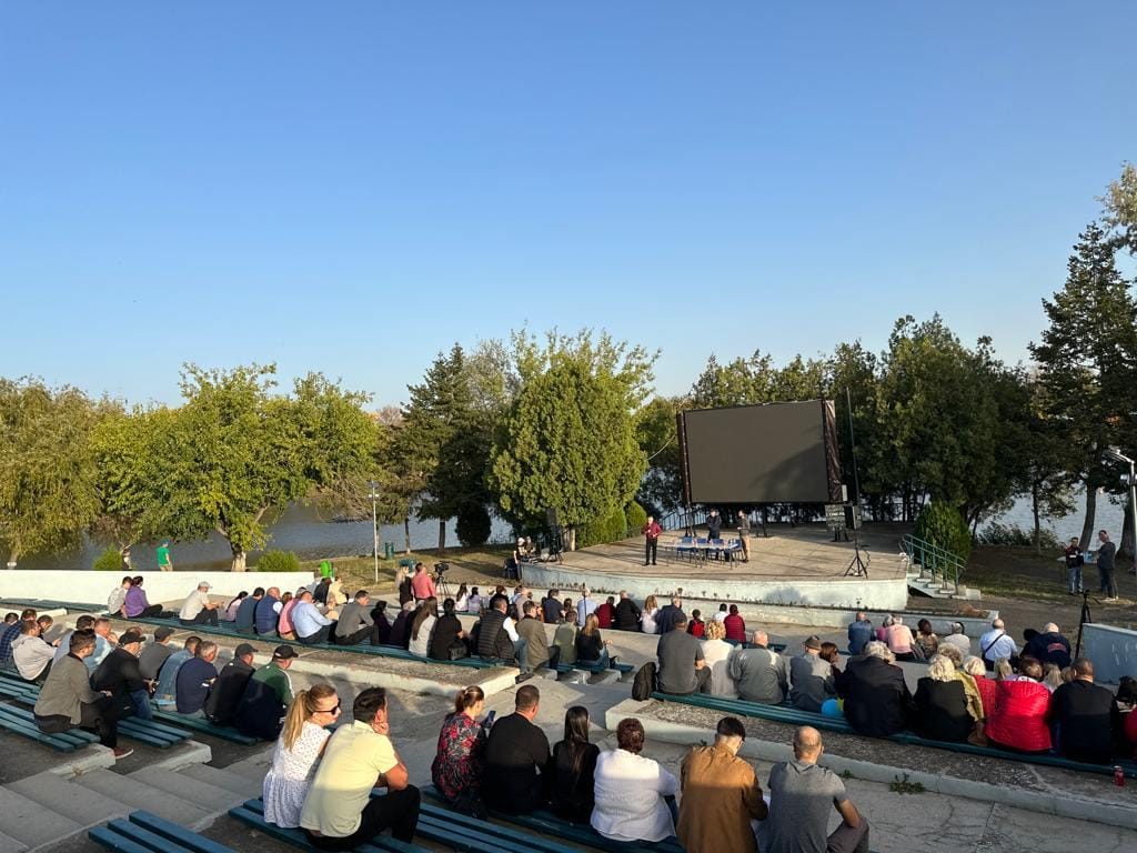 (VIDEO)  Problemele buzoienilor, dezbătute în cadrul unei întâlniri organizată de PNL Buzău în Parcul Tineretului