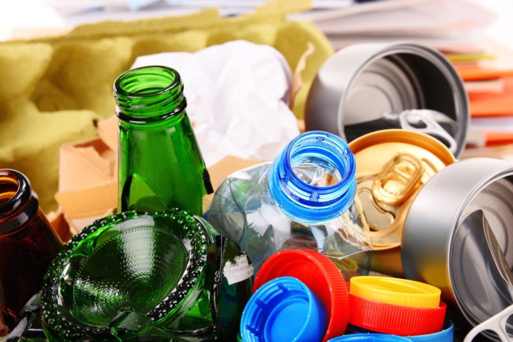 Aceasta e ziua din care pet-ul sau sticla ne costă 50 de bani! Cum va funcționa sistemul de garanție-returnare