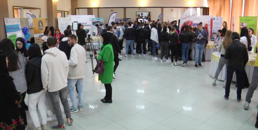 (Video) Universitatea ”Dunărea de Jos” va deschide noi facultăți la Buzău. Elevii, încântați să-și continue studiile acasă