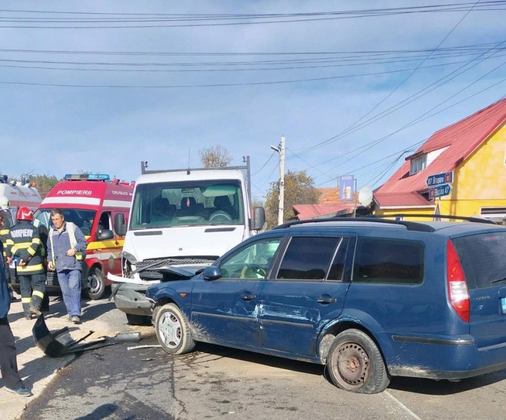 (UPDATE) Carambol pe DN 10, trafic îngreunat