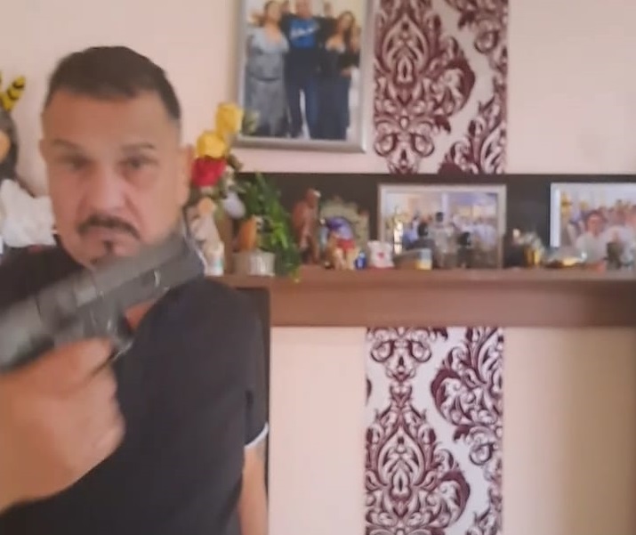 (VIDEO) Interlopul Vanghele și-a dat iar în petic! Pentru ce l-au călcat polițiștii