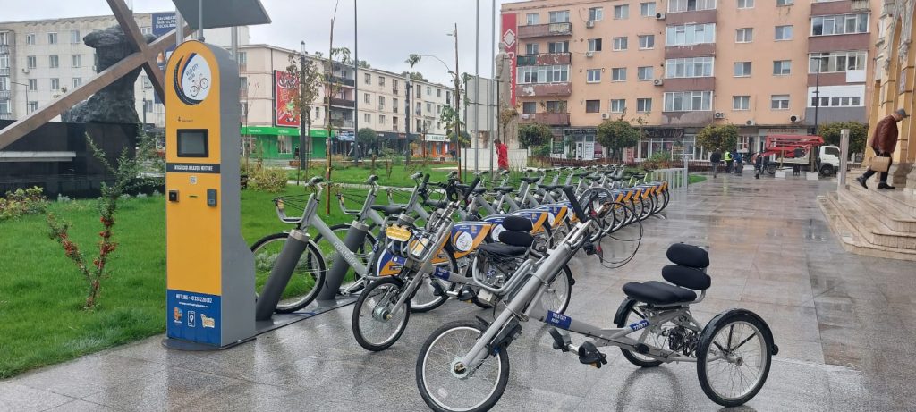 O plimbare cu bicicleta municipală te poate lăsa fără sume importante de pe card, dacă nu ești atent. Cum poți evita acest lucru