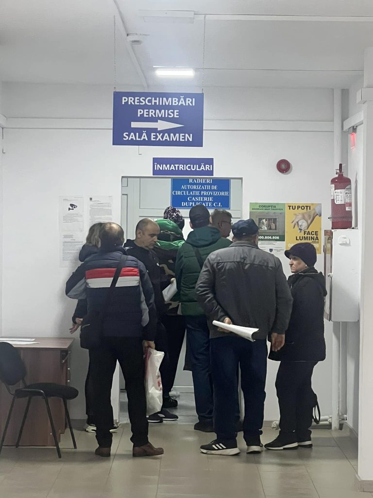 Blocaj criminal la Permise și Înmatriculări! Mai mulți brokeri de asigurări sabotau sistemul de programări online (VIDEO)