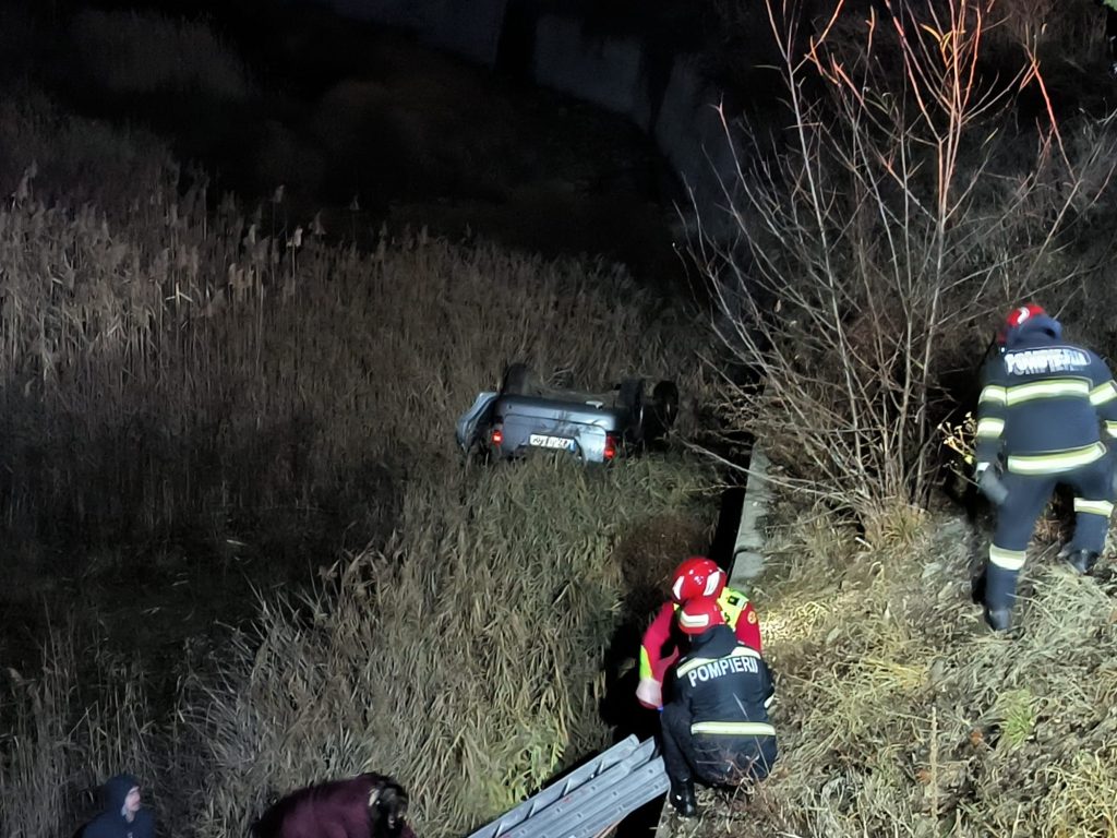 Accident grav la Monteoru! Au plonjat in apă