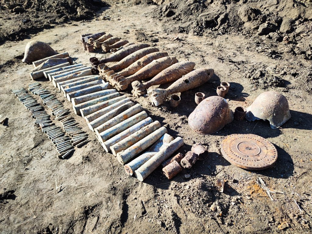 Cel mai mare depozit de muniție subteran, identificat în Buzău, scos la lumină de pirotehniștii ISU