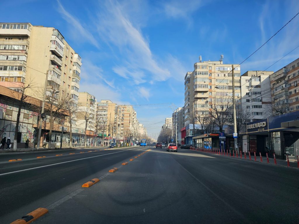 Cum pot fi reglate noile semafoare ca să scăpăm de ambuteiaje. Buzoian:„Nu erau parcă inteligente?”