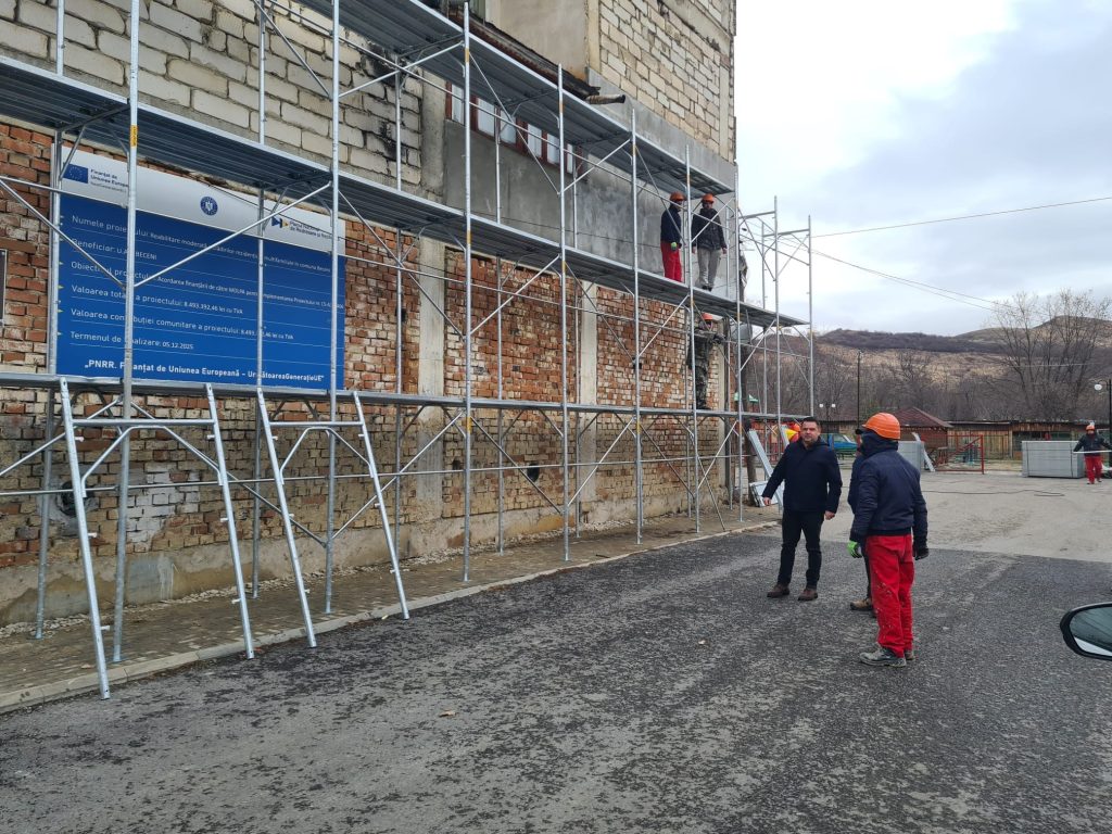 (FOTO) Au început lucrările! Proiectul finanțat de UE care va schimba la față o comună din Buzău