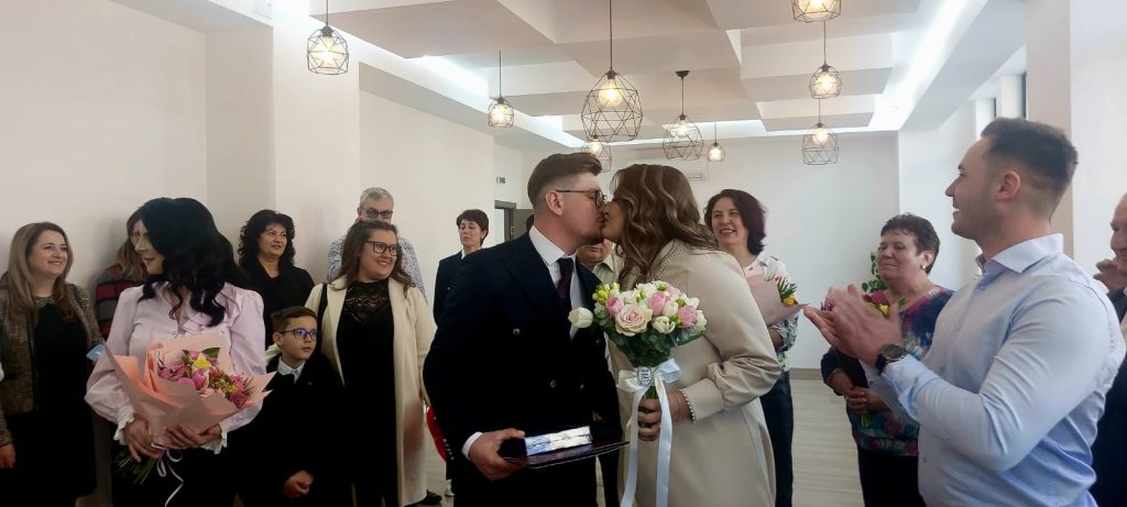 Destine unite de Dragobete. 7 căsătorii astăzi la Buzău