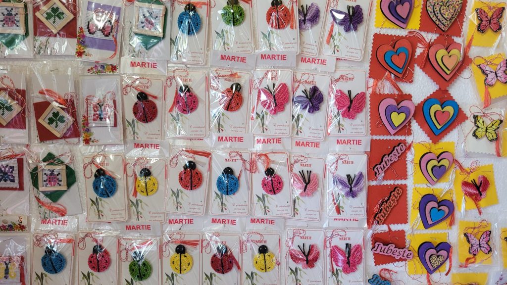 Mărțișoarele hand made prind teren. Iile în miniatură și accesoriile din lână împâslită, pe lista de must have