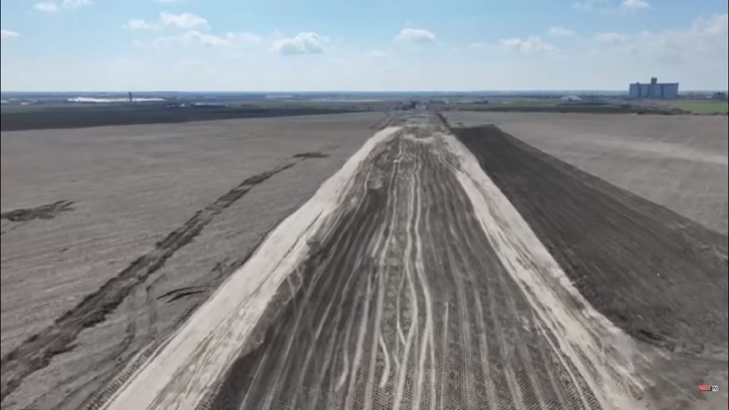 VIDEO: Primele imagini de pe șantierul Autostrăzii A7 Pietroasele – Buzău. Ce au reușit turcii să facă în mai puțin de o lună