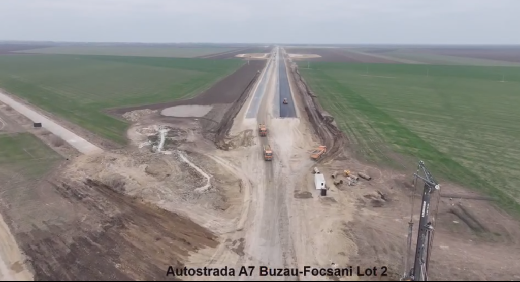 (VIDEO) Cum a evoluat Autostrada Moldovei într-un an. Avansul, vizibil între Vadu Pașii-Rm. Sărat