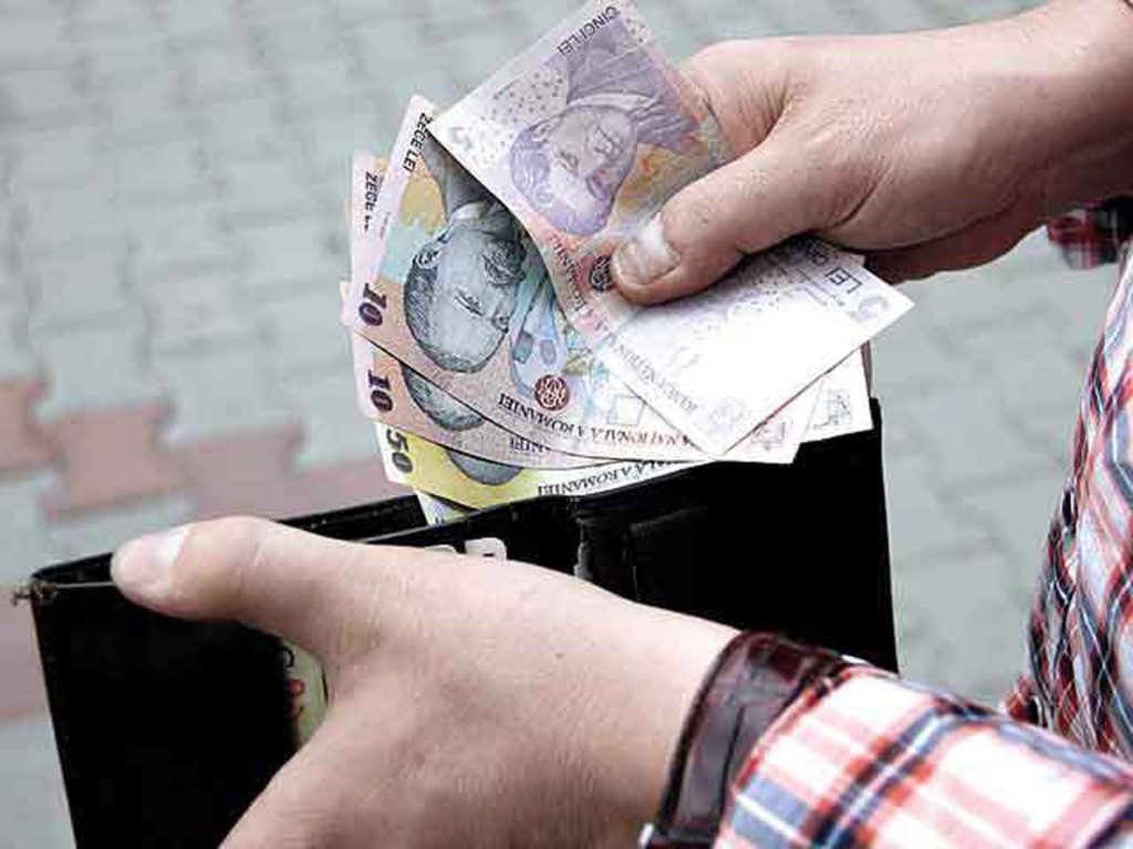 Direcția de Taxe și Impozite, luată cu asalt de buzoienii care vor să beneficieze de amnistia fiscală. Ce să faci pentru a scăpa de o parte din datoriile la stat