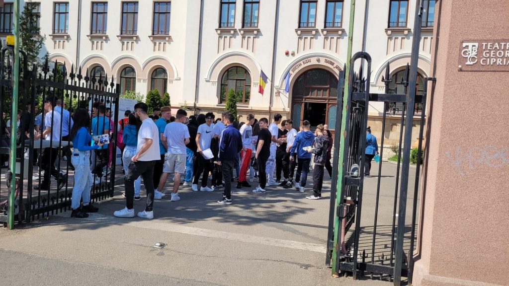 Sudor, tehnician ecolog sau filolog? Cu ce oferte sunt atrași viitorii liceeni, la târgul dedicat elevilor de clasa a VIII-a