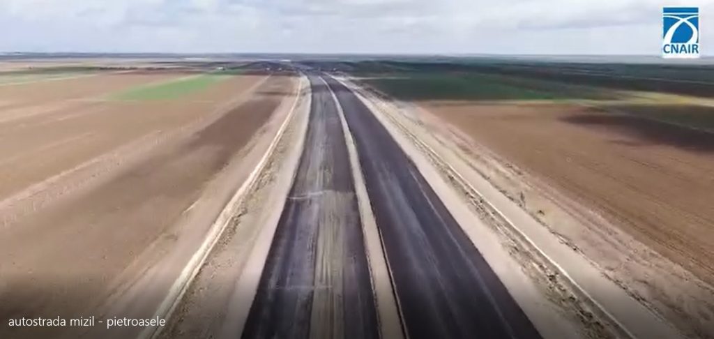 (VIDEO) Cum arată unul dintre loturile Autostrăzii Moldovei cu 6 luni înainte de deschidere