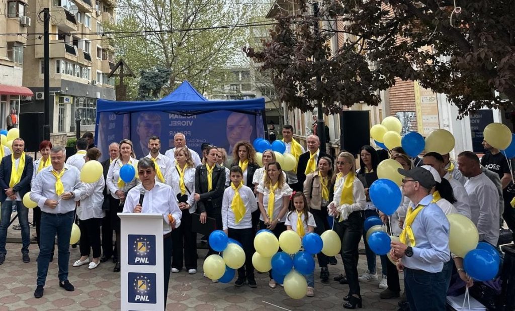 (FOTO+VIDEO) De ce candidează ca independent fostul primar de Râmnic, Viorel Holban