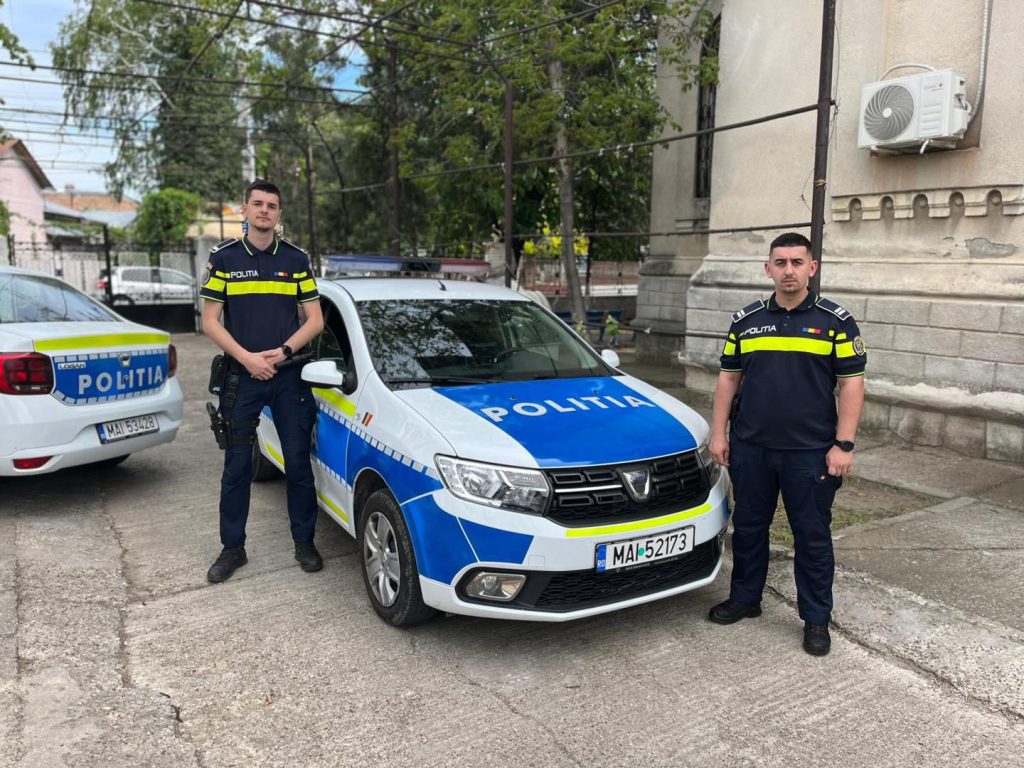 Polițiști buzoieni, felicitați de Poliția Română după o intervenție salvatoare. Pentru ce le mulțumesc superiorii