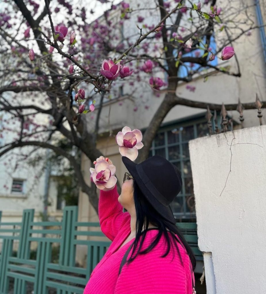 Cum a devenit o buzoiancă influencer pe Tik-Tok. Clipurile ei sunt virale