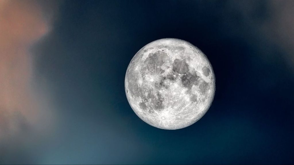 Lună Nouă pe 6 iunie 2024. Prin ce schimbări trec zodiile