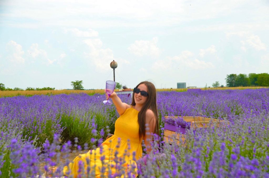 A început sezonul pozelor în lavandă! Unde îți poți face fotografii instagramabile în Buzău