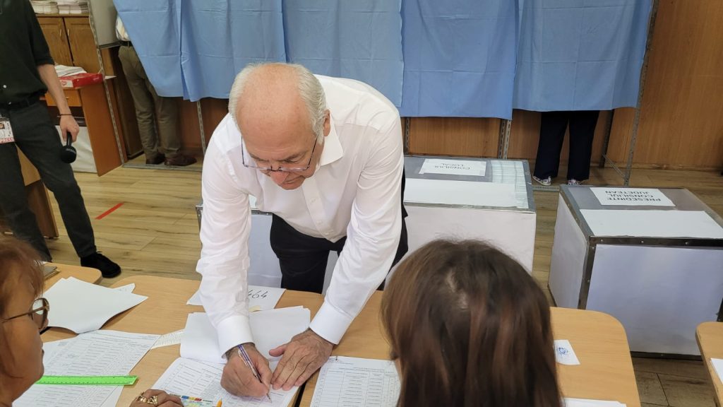 (VIDEO) Liderii AUR Buzău, la vot: “Am votat pentru un nou viitor pentru România!”