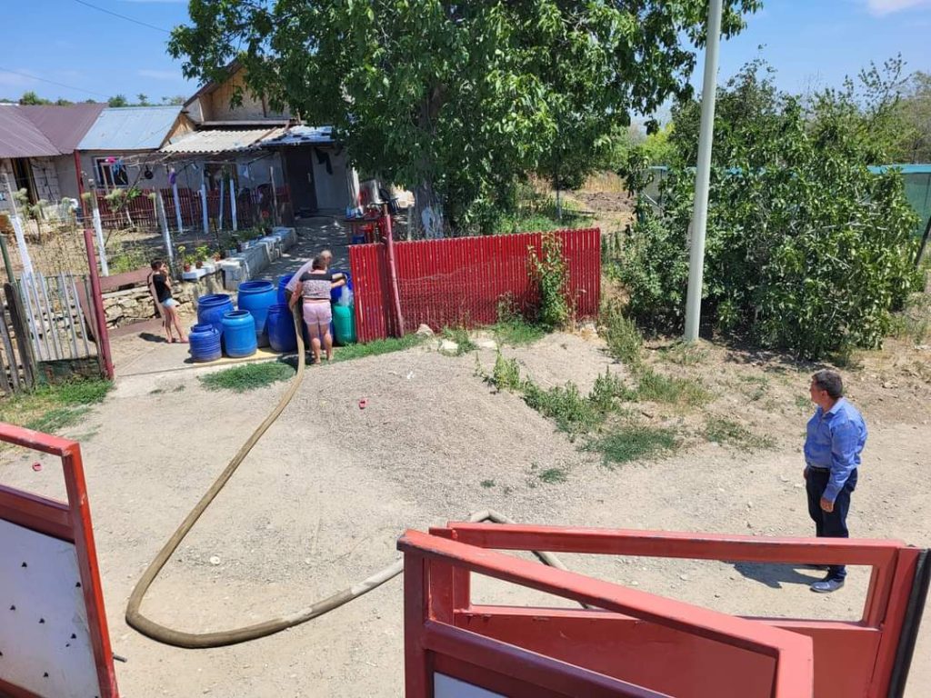 Apa cu program, în zile toride. Valea Slănicului, următoarea pe lista restricțiilor
