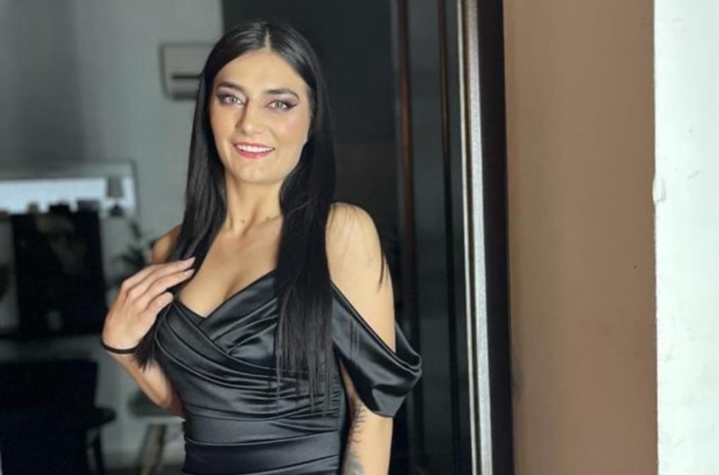Adelina a fost înmormântată! Colegii și apropiații o plâng pe buzoianca de 27 de ani, decedată în urma teribilului accident de pe „Șoseaua Morții”