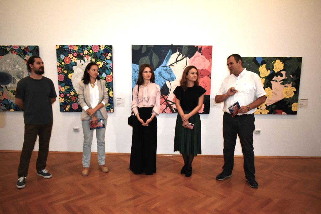 (VIDEO) Femeile și natura: cum arată cea mai nouă expoziție de la Muzeul Județean Buzău