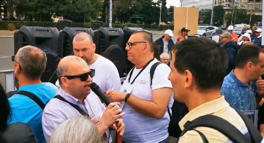 (video) Legea pensiilor a scos nevăzătorii în stradă. Care sunt nemulțumirile