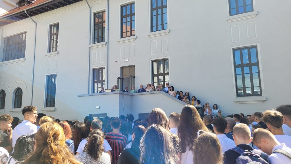 (FOTO&VIDEO) Cum a arătat prima ceremonie de deschidere a noului an școlar la Colegiul Național „Mihai Eminescu” Buzău