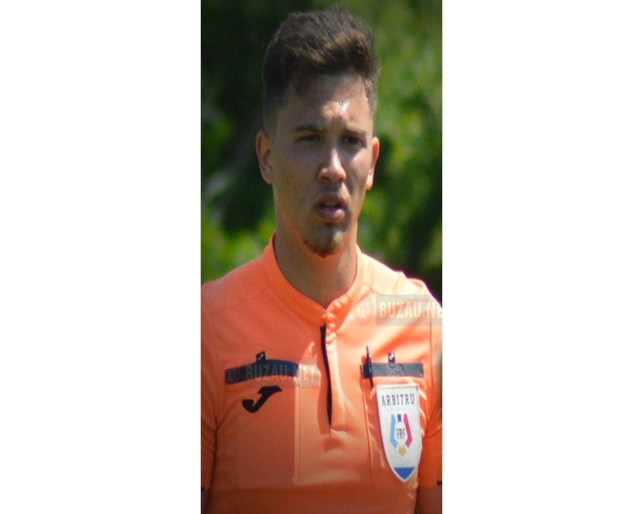 Incident violent pe stadion. Ce spune arbitrul Sitaru despre evenimentul de la Grebănu, unde un fotbalist a sărit la bătaie