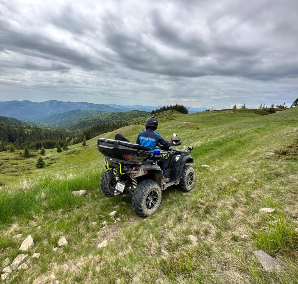 Cum a fost salvată o familie care s-a rătăcit în pădure