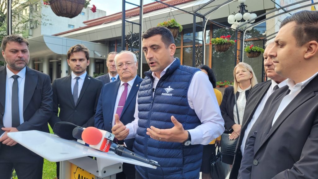 Candidații AUR Buzău și-au depus candidaturile pentru Parlament. Simpatizanții l-au surprins inclusiv pe Simion