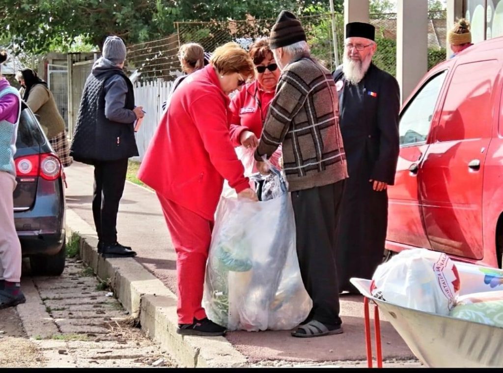 (FOTO) Ajutoare de la Crucea Roșie Buzău pentru sinistrații din Galați