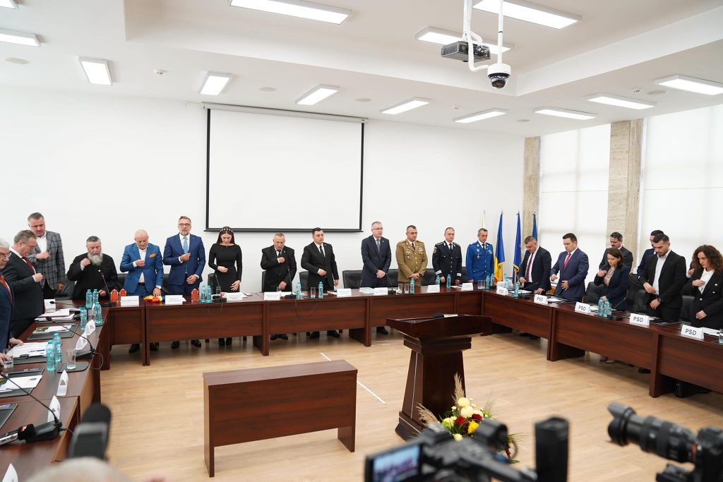 (VIDEO) Învestire la Consiliul Județean. Cine formează noul legislativ