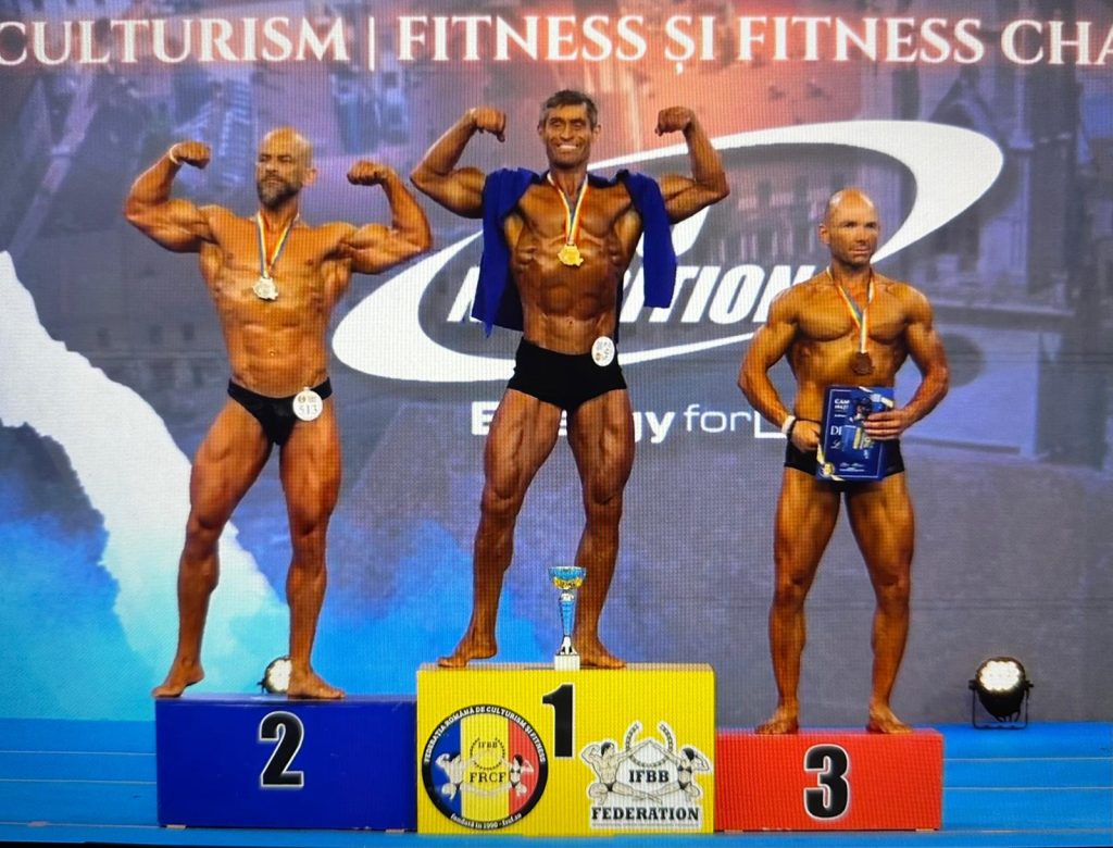 (FOTO) Cu voință, reușești tot ce îți propui! Un buzoian, pe podium la Campionatul Național de Culturism. Cine este marele sportiv