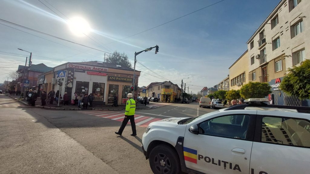 (UPDATE) Evitați zona Pieței Centrale, trei străzi închise circulației