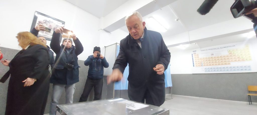 (VIDEO) Liderii politici, la vot de la primele ore ale dimineții. Cu ce gânduri